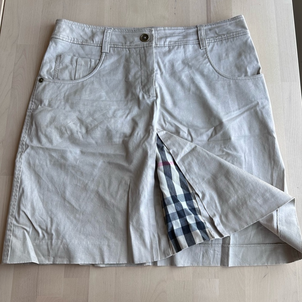Burberry golf skort size US 4